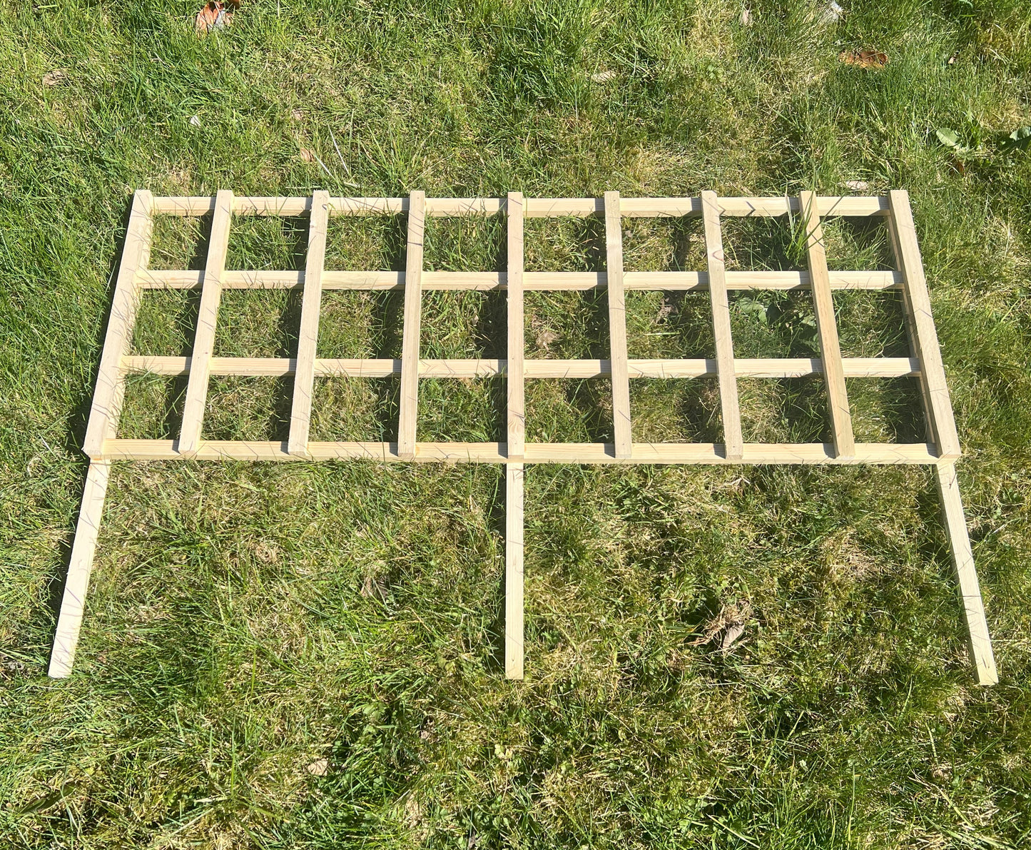 Wooden Garden Planter with Trellis