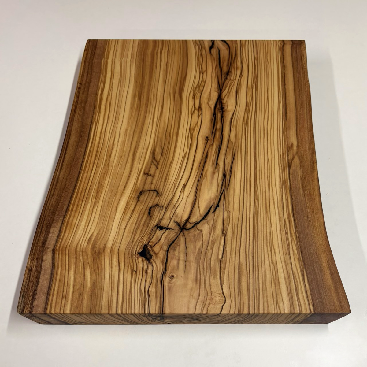 Live Edge Olive Wood Cutting Board – 38 × 28–30 cm
