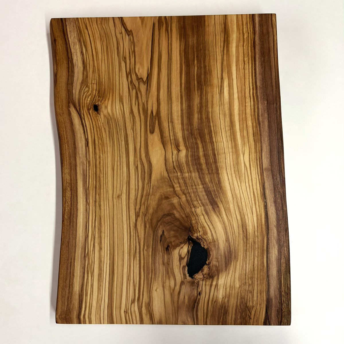 Live Edge Olive Wood Cutting Board – 38 × 28–30 cm